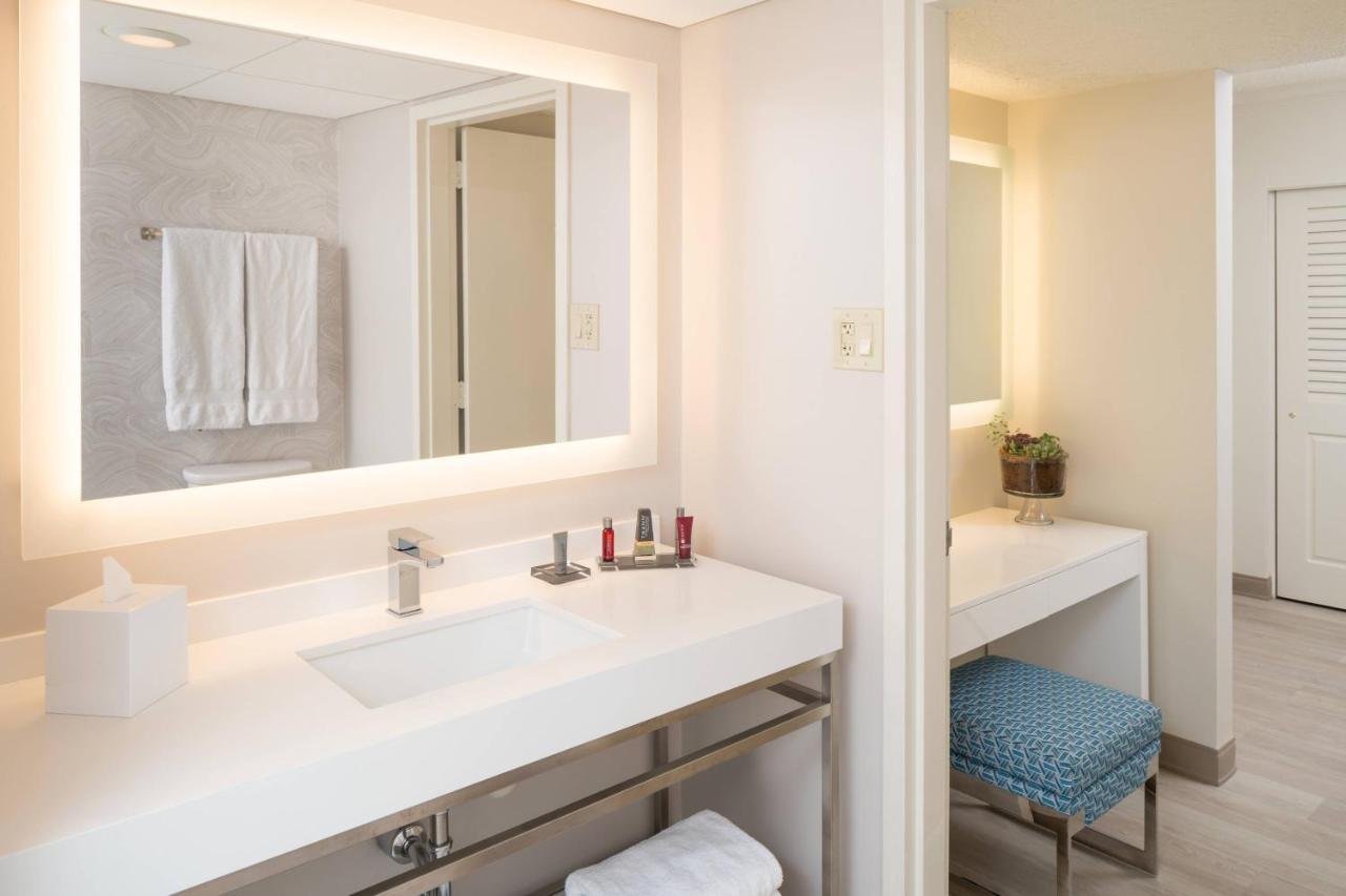 Готель Miami Airport Marriott Екстер'єр фото