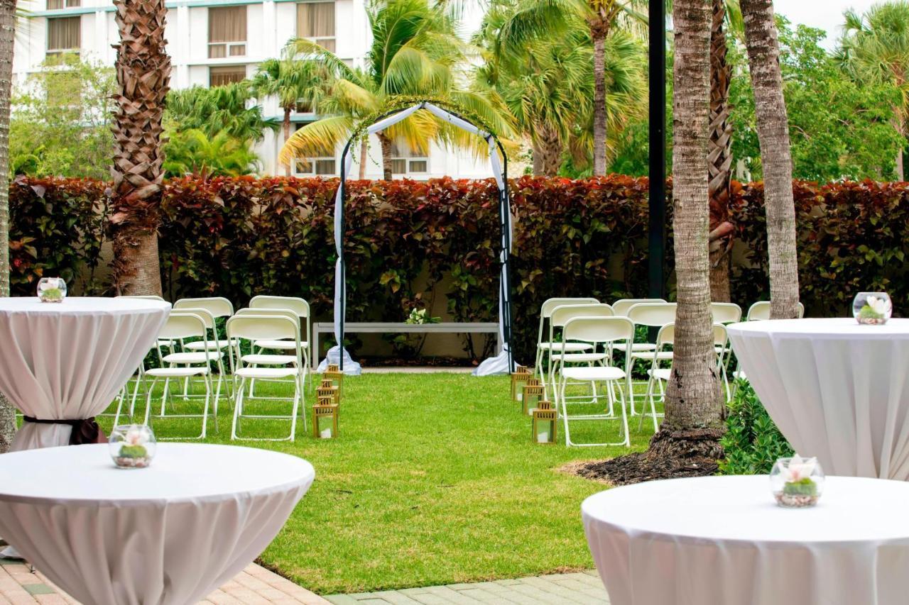 Готель Miami Airport Marriott Екстер'єр фото