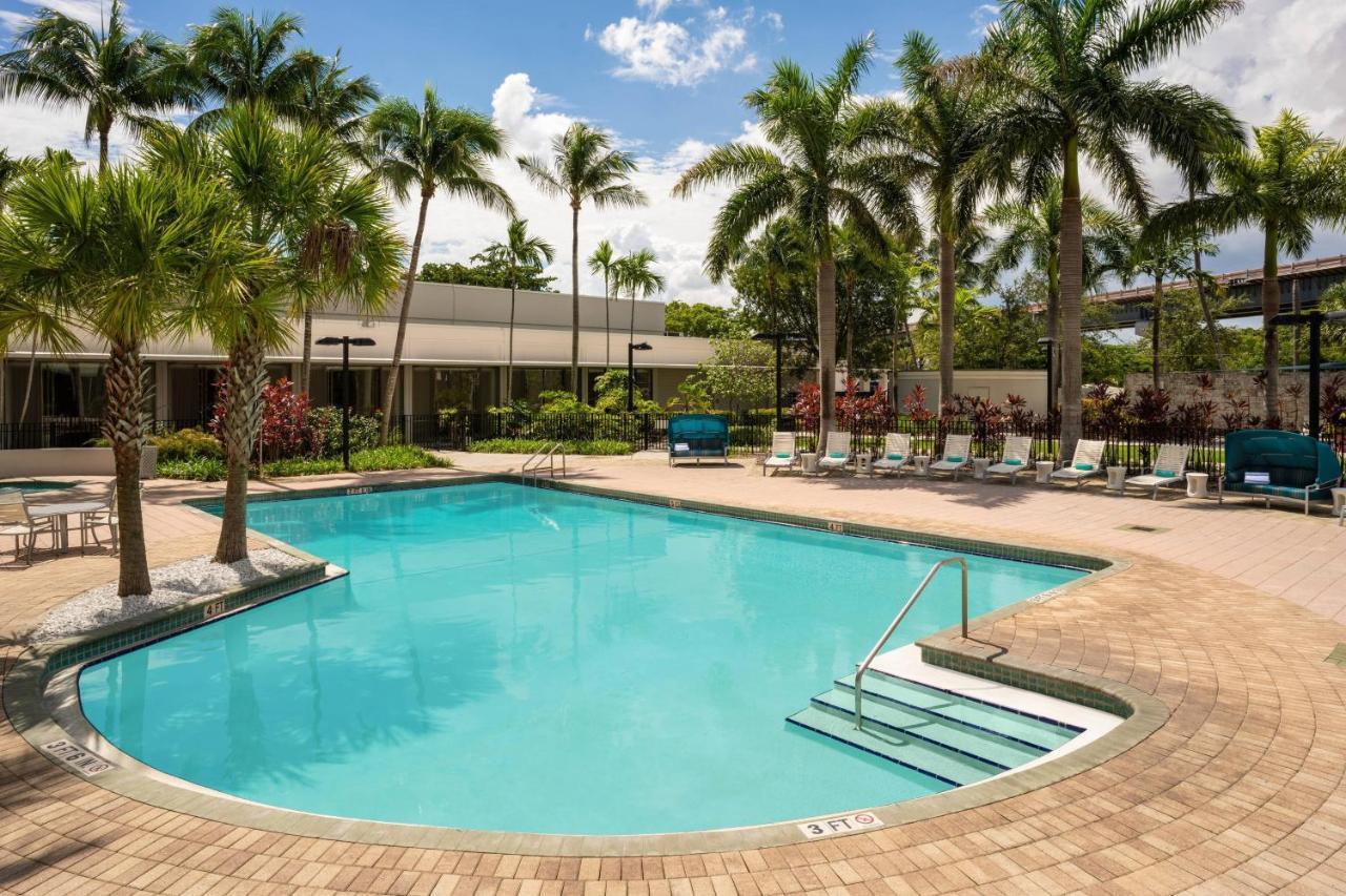 Готель Miami Airport Marriott Екстер'єр фото