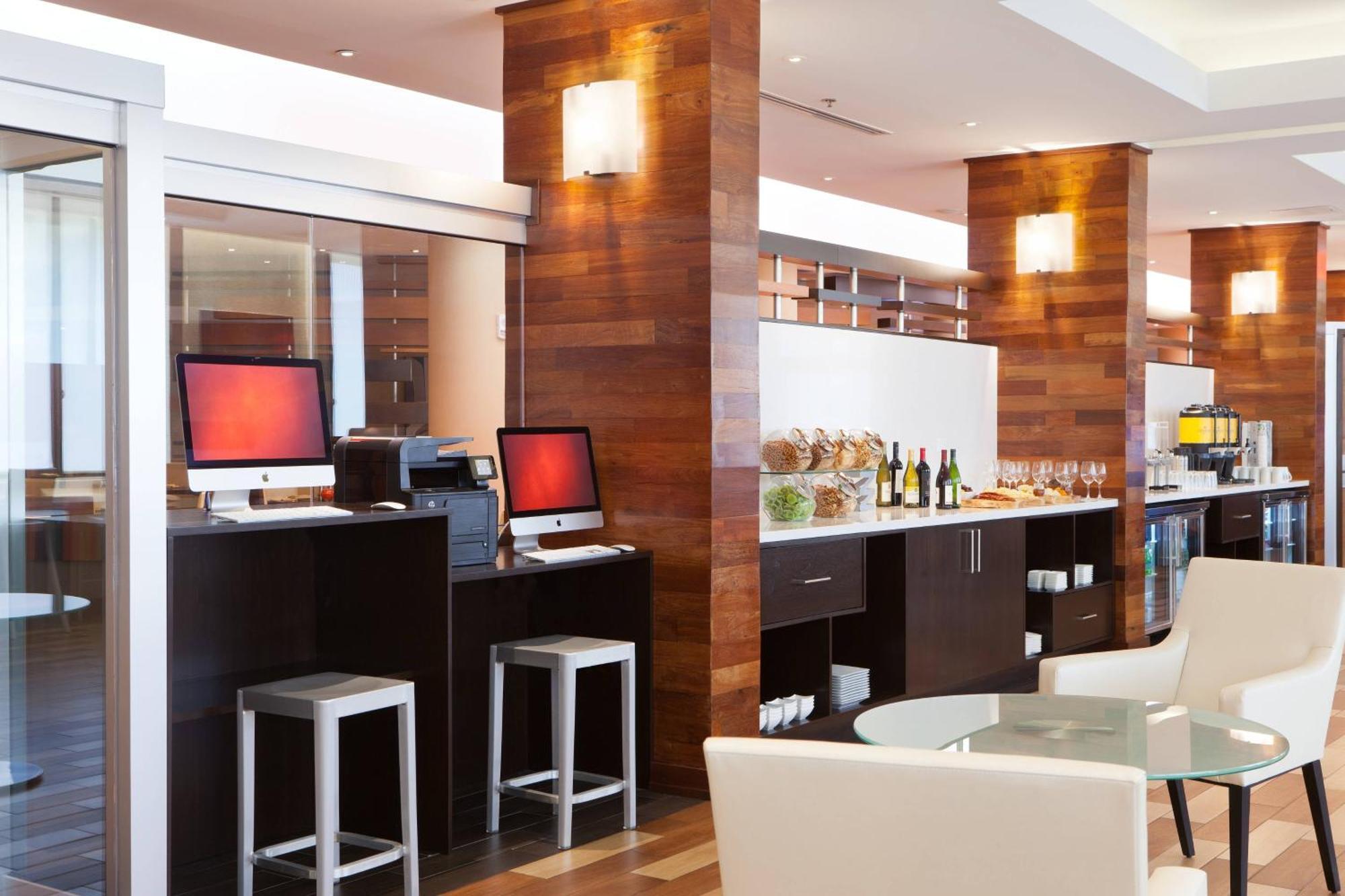 Готель Miami Airport Marriott Екстер'єр фото