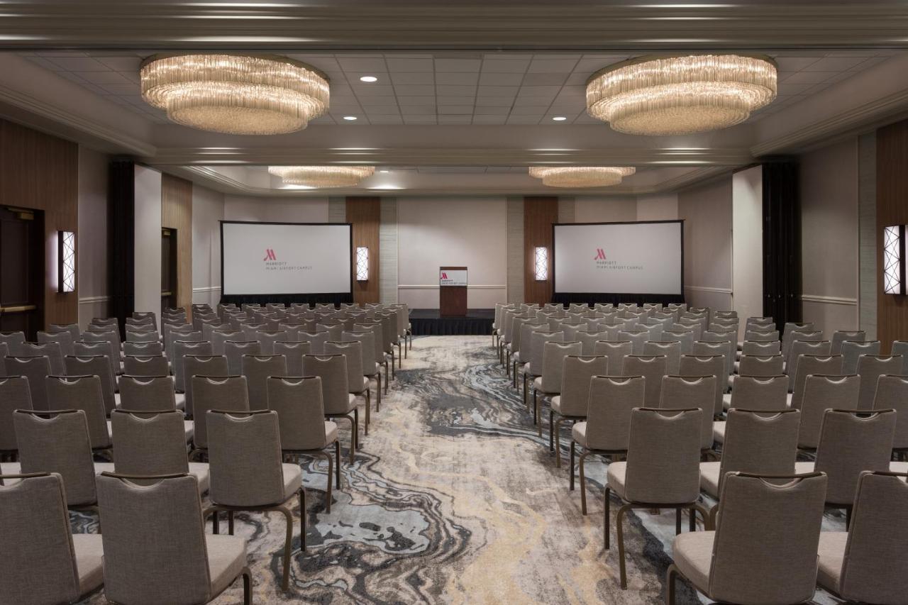 Готель Miami Airport Marriott Екстер'єр фото
